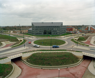 858953 Gezicht op de achtergevel van het hoofdkantoor van het Hoogheemraadschap De Stichtse Rijnlanden (Poldermolen 2) ...
